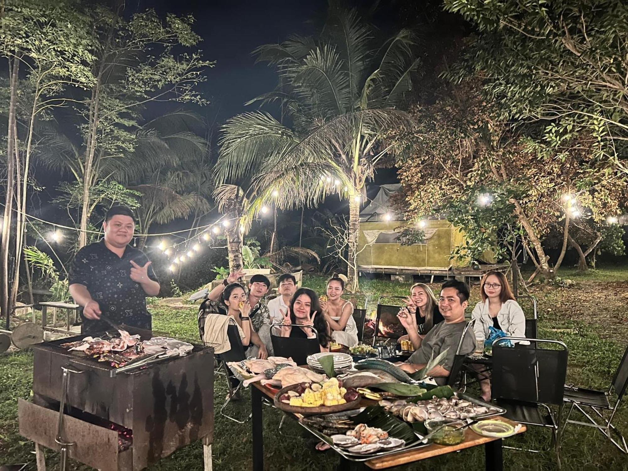 Con Dao Backpacker - Loco Camping Chi Khu Co Ong 外观 照片